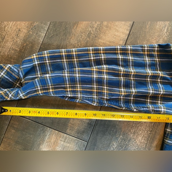 Men XL, Quiksilver Flannel Retail: $66 - Picture 6 of 8